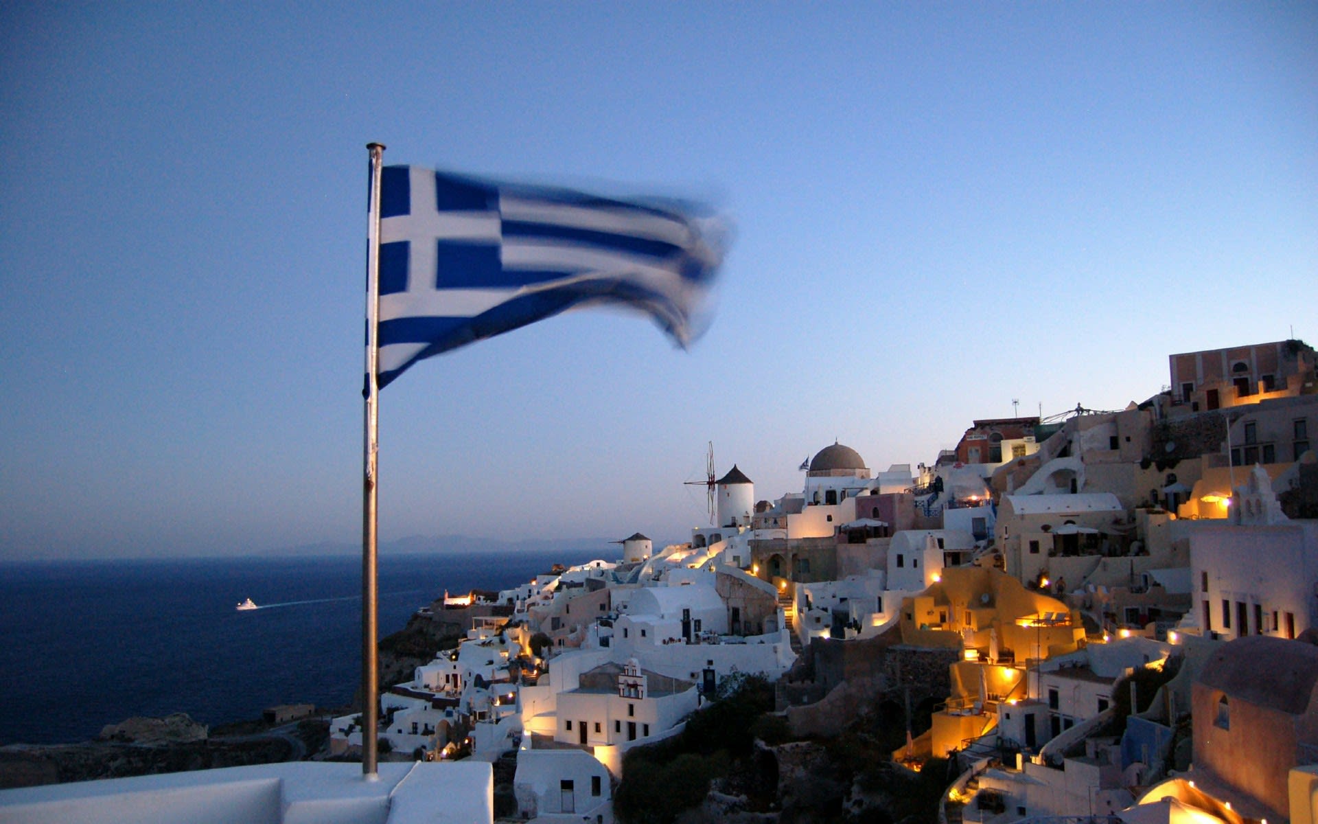 qualify greek golden visa